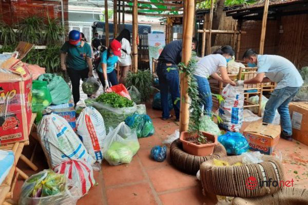 Người dân Đắk Lắk gửi hàng tấn gạo, rau quả tiếp sức Đà Nẵng chống dịch - Ảnh 8.