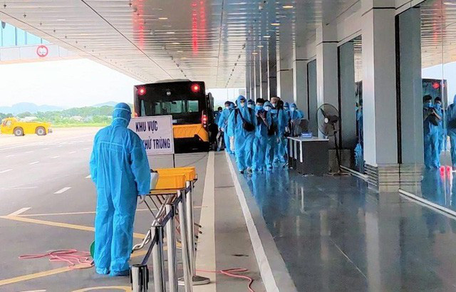 Những đối tượng n&agrave;o v&agrave;o Việt Nam l&agrave;m việc ngắn ng&agrave;y kh&ocirc;ng phải c&aacute;ch ly? - Ảnh 1.