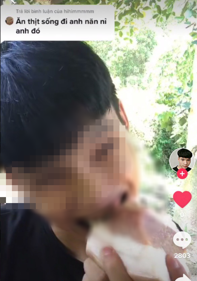 Khi Mukbang biến tướng trở thành trò câu like đáng phẫn nộ trên TikTok: Anh ơi ăn thịt sống đi, em năn nỉ - Ảnh 6.