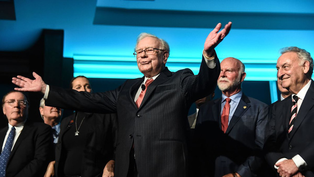Warren Buffett tiết lộ tấm bằng c&oacute; gi&aacute; trị nhất cuộc đời &ocirc;ng kh&ocirc;ng phải bằng đại học m&agrave; l&agrave; kh&oacute;a học trị gi&aacute; 100 đ&ocirc; la n&agrave;y - Ảnh 1.