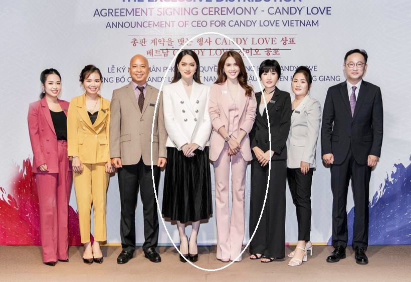 Vừa bị dìm chiều cao khi đứng cạnh Hương Giang, Ngọc Trinh vội phục thù bằng đôi giày cao gót khủng - Ảnh 2. Vừa bị dìm chiều cao khi đứng cạnh Hương Giang, Ngọc Trinh vội phục thù bằng đôi giày cao gót khủng - Ảnh 2.