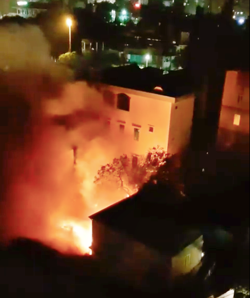 Cháy lớn xuyên đêm tại kho phế liệu, nhà trọ sinh viên ở Hà Nội: “Tôi nghe thấy vài âm thanh lớn, chạy ra thì thấy mọi người hô cháy” - Ảnh 1.