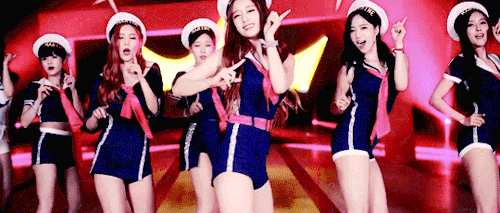 Netizen đã tìm ra lý do vì sao idol nữ không thể từ bỏ giày cao gót dù họ phải nhảy nhót và di chuyển liên tục - Ảnh 9.