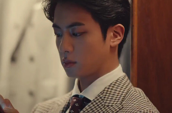 Jin và Jungkook (BTS) quay quảng cáo mà tưởng quay phim Kingsman, visual 2 nam thần đẹp trai nhất thế giới thành chủ đề nóng - Ảnh 3.