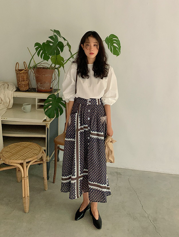 Áo blouse trơn màu đúng là chân ái của nàng công sở, có đến 10 cách diện sang xịn hết cỡ - Ảnh 6.