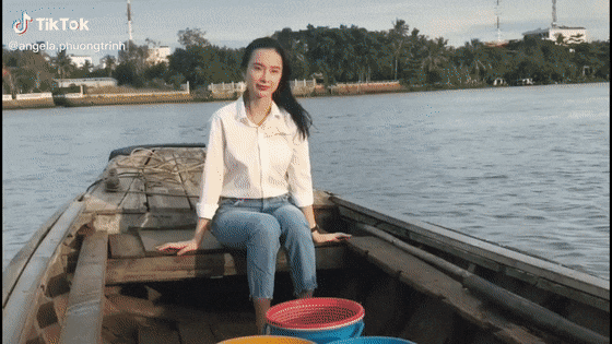 Lộ diện sương sương trong clip mới, Angela Phương Trinh gây sốt với visual giản dị: Góc nghiêng xinh động lòng người! - ảnh 1 Lộ diện sương sương trong clip mới, Angela Phương Trinh gây sốt với visual giản dị: Góc nghiêng xinh động lòng người! - ảnh 1