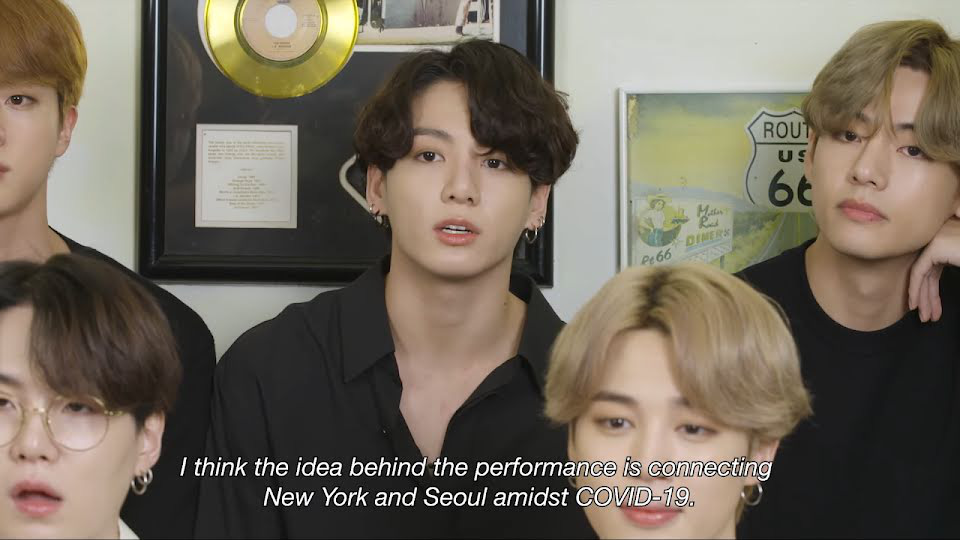 Hậu trường Dynamite tại VMAs hé lộ sự chuyên nghiệp của BTS: Diễn xong vẫn tỉ mỉ soi từng cảnh quay, nghiêm khắc chỉ ra lỗi của đồng đội - Ảnh 2. Hậu trường Dynamite tại VMAs hé lộ sự chuyên nghiệp của BTS: Diễn xong vẫn tỉ mỉ soi từng cảnh quay, nghiêm khắc chỉ ra lỗi của đồng đội - Ảnh 2.