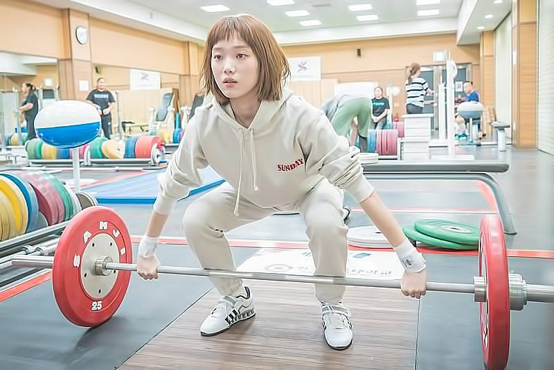 Bước sang tuổi 30, Lee Sung Kyung vẫn gây sốt với thần thái cuốn hút cùng body chuẩn chỉnh nhờ duy trì 4 nguyên tắc quen thuộc - Ảnh 10.