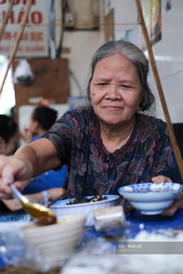 Nghỉ lễ ghé ngay 5 quán bún ốc nguội nổi tiếng Hà Nội, đảm bảo có thể chiều lòng mọi tâm hồn ăn uống - Ảnh 12.