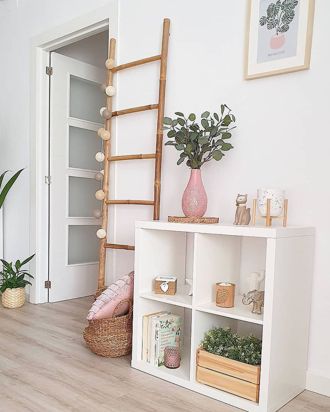 Tậu một chiếc kệ nhỏ xinh là có ngay góc phòng chuẩn style Hàn Quốc, ưng nhất là bạn chỉ cần bỏ vài ba trăm nghìn thôi - Ảnh 11. Tậu một chiếc kệ nhỏ xinh là có ngay góc phòng chuẩn style Hàn Quốc, ưng nhất là bạn chỉ cần bỏ vài ba trăm nghìn thôi - Ảnh 11.