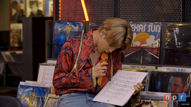 Jimin (BTS) bị soi ra khoảnh khắc diễn s&acirc;u khi để lộ sai s&oacute;t của ekip, nhưng may m&agrave; đ&aacute;ng y&ecirc;u n&ecirc;n fan cho qua hết! - Ảnh 3.