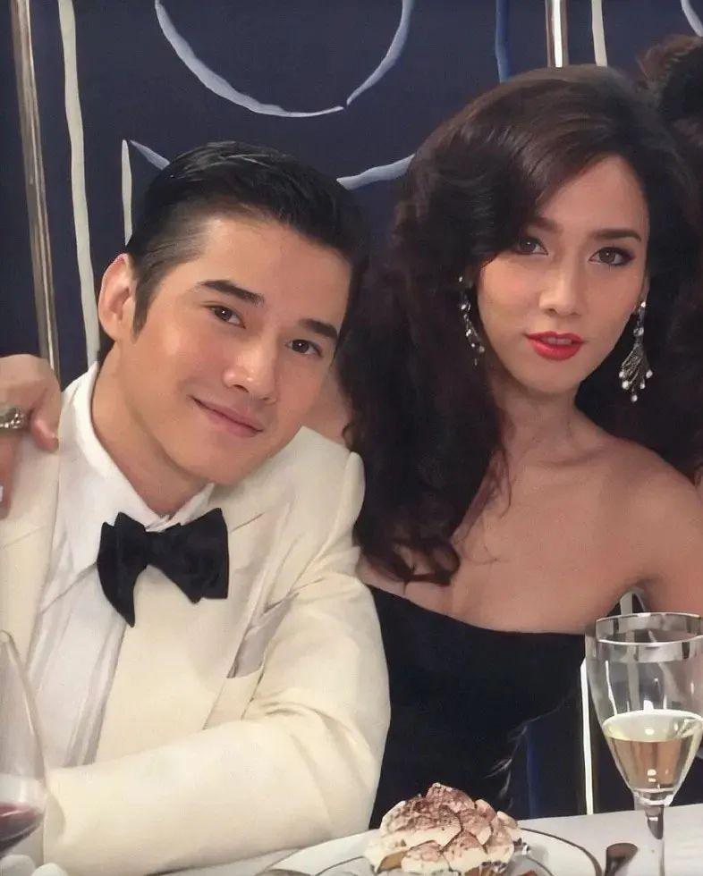 Nữ hoàng xứ Thái Aum Patcharapa: Hớp hồn Mario Maurer, gây sốc với 2 lần kéo quân đánh ghen và cái kết bên CEO gia thế khủng - Ảnh 16. Nữ hoàng xứ Thái Aum Patcharapa: Hớp hồn Mario Maurer, gây sốc với 2 lần kéo quân đánh ghen và cái kết bên CEO gia thế khủng - Ảnh 16.