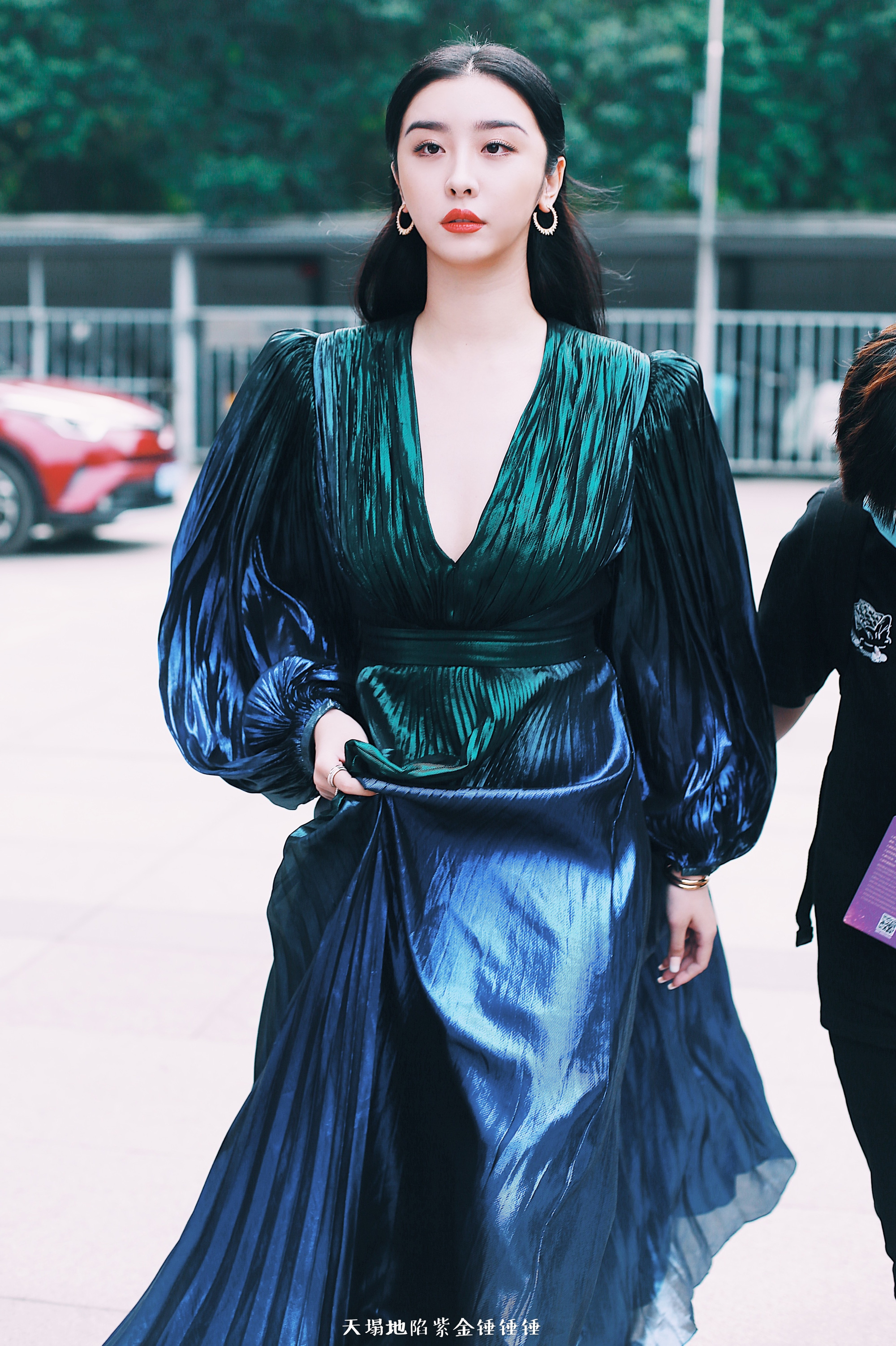 Today's hottest red carpet: Yangzi played big and showed her first round of eyes Huynh Hieu Minh, 2 beautifully cut star THE9 beauties - Photo 12.