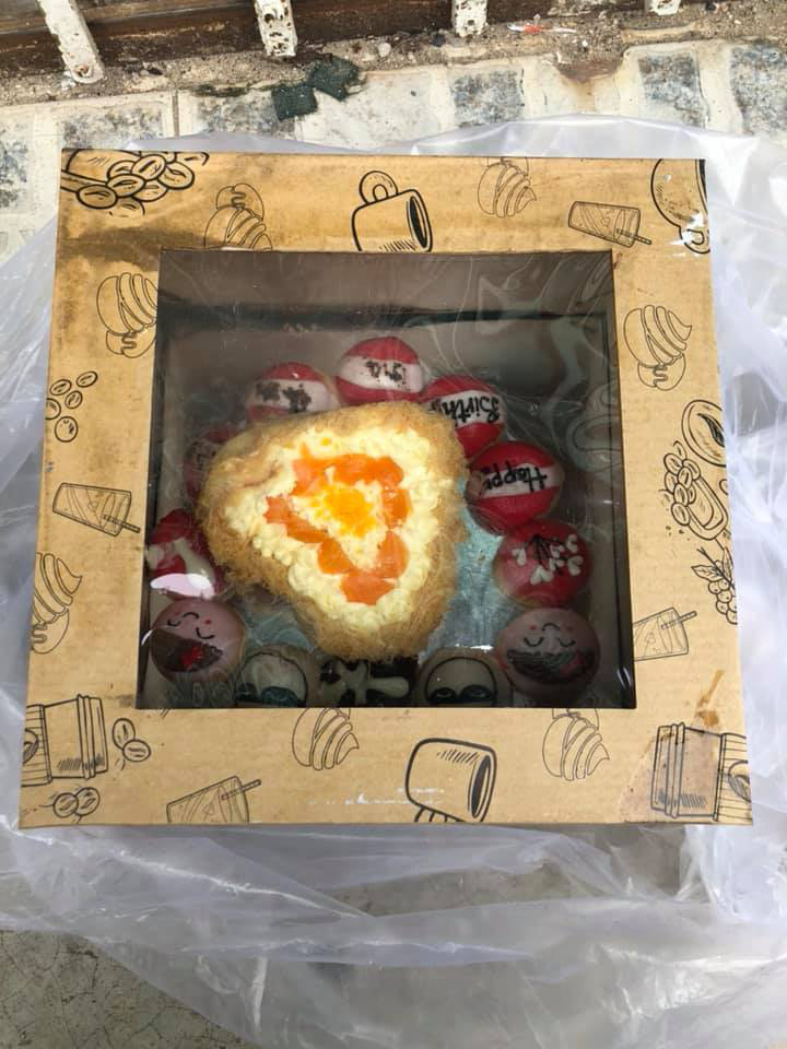 The customer refuses to accept the deformed cake, the sender irresponsibly denounced the store for not reimbursing 790k also said that he can bring it back to eat - Photo 3.