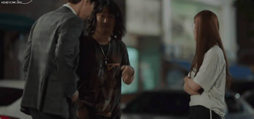 10 kiểu nhậu xỉn từ lố tới lố hơn ở phim Hàn: Mợ chảnh Jeon Ji Hyun ôm giày khóc, Kim Soo Hyun khoe nhẹ siêu năng lực - Ảnh 3.