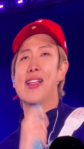 RM BTS nói gì khi kết thúc màn diễn ở Rose Bowl mà khiến mọi người khóc   Giải Cống hiến