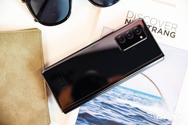 Trên tay Samsung Galaxy Z Fold2: Màn hình tràn viền cả trong lẫn ngoài, cơ chế gập thoải mái hơn, giá 50 triệu đồng - Ảnh 22.