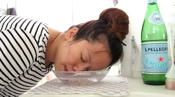 Rửa mặt với nước có gas: Bí kíp giúp đệ nhất mỹ nhân xứ Hàn Kim Hee Sun giữ làn da căng mịn ở tuổi 43 - Ảnh 5.