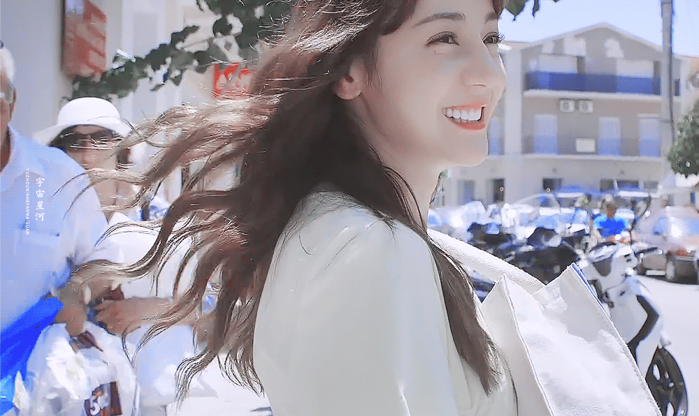 9 gif “huyền thoại” show visual đỉnh cao của mỹ nhân Cbiz: Đường Yên - Dương Tử tưởng gây tranh cãi ai dè chẳng kém Dương Mịch - Ảnh 3.