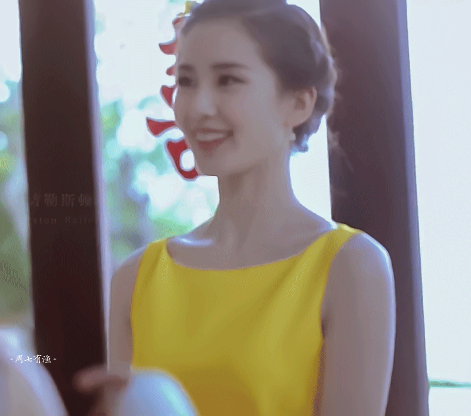 9 gif “huyền thoại” show visual đỉnh cao của mỹ nhân Cbiz: Đường Yên - Dương Tử tưởng gây tranh cãi ai dè chẳng kém Dương Mịch - Ảnh 10.