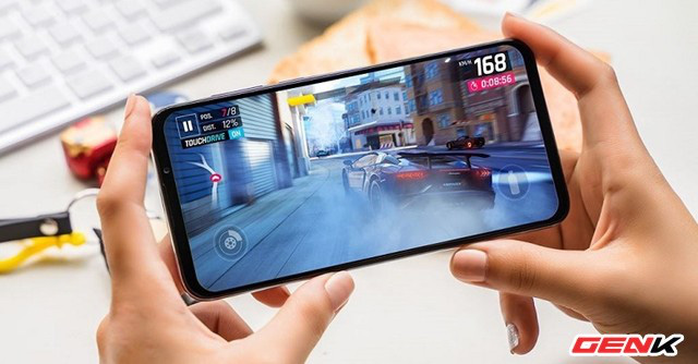 Làm gì để giảm nóng và giật lag cho điện thoại mỗi khi chơi game? - Ảnh 1.