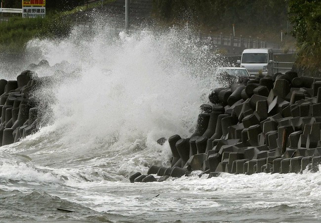 Nhật Bản dồn sức chống siêu bão Haishen mạnh nhất trong nhiều thế kỷ - Ảnh 1.