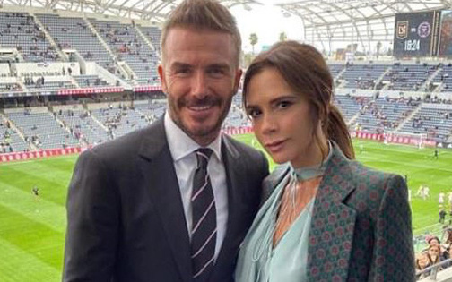 Động thái mới nhất của Victoria Beckham trước thông tin hai vợ chồng cùng nhiễm Covid-19 được báo chí Anh đăng tải - Ảnh 2.