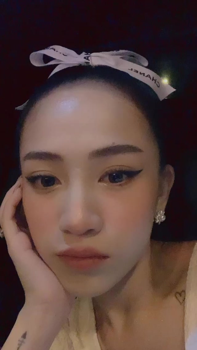 Dàn khách mời mặc gì dự đám cưới Xemesis - Xoài Non? Người sexy hết cỡ, người lại cá tính vô cùng - Ảnh 6. Dàn khách mời mặc gì dự đám cưới Xemesis - Xoài Non? Người sexy hết cỡ, người lại cá tính vô cùng - Ảnh 6.