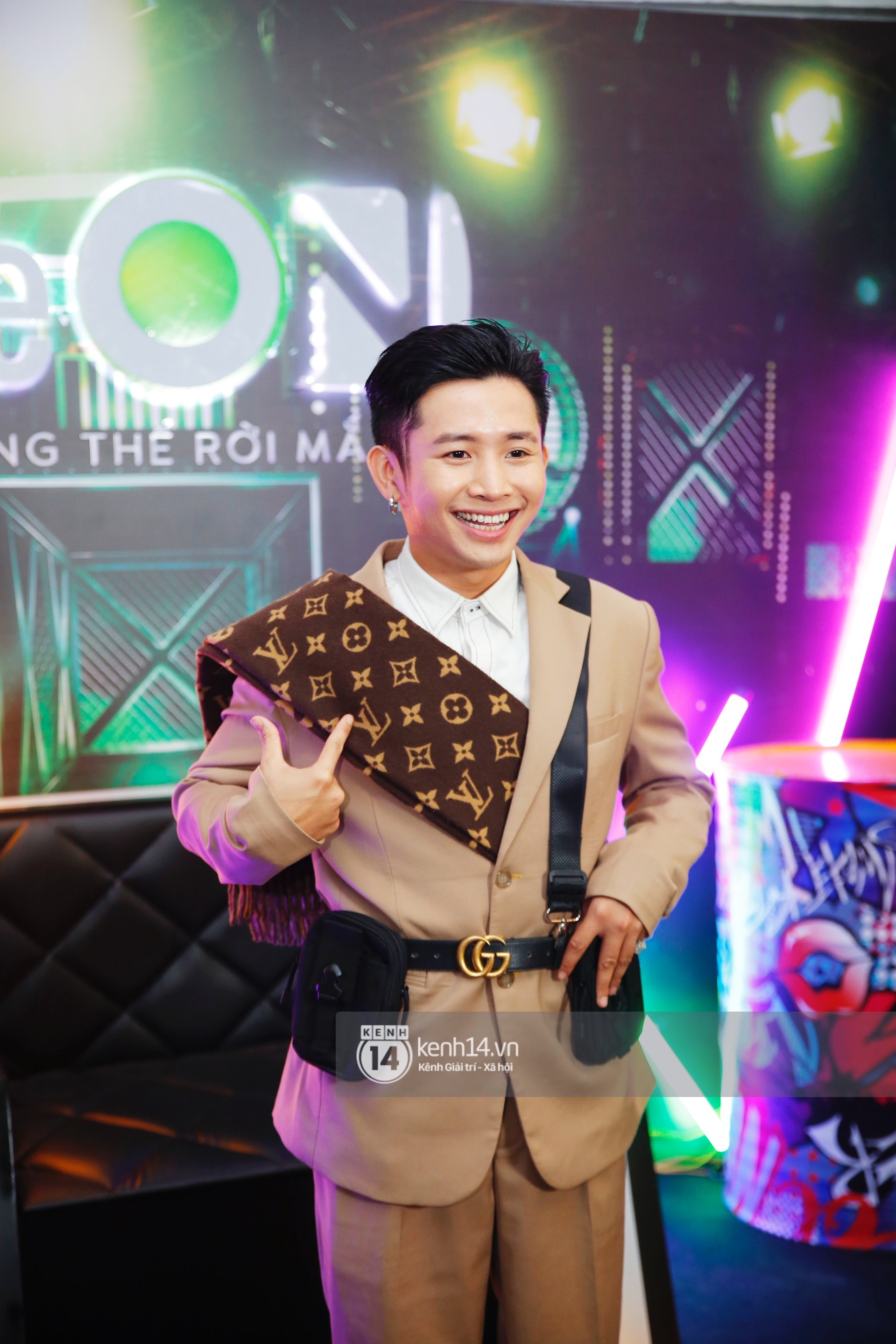 Rap Viet's red carpet finale: Suboi shows diamond teeth, Diem My 9X is too cool, Binz - Karik stick together like Sam - Photo 17.