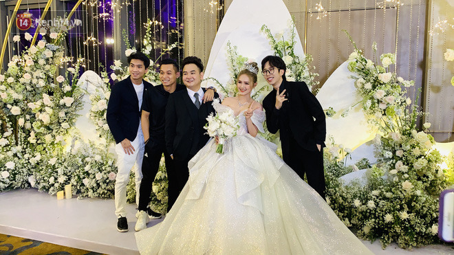 Xemesis revealed the huge money from the wedding ceremony, netizens immediately remembered: You must borrow Do Mixi's money counter to count them all - Photo 1.