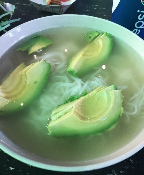 M&oacute;n kẹo c&acirc;y gậy Gi&aacute;ng sinh c&oacute; vị phở xuất hiện, hộp 6 chiếc nhưng c&oacute; gi&aacute; 150k khiến d&acirc;n t&igrave;nh x&ocirc;n xao - Ảnh 10.