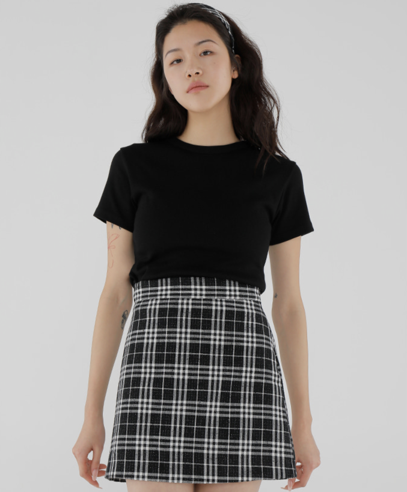 Đụng váy hậu giảm cân: Joy khoe style trẻ xinh hết cỡ, Nancy mix đồ cá tính lộ chân thon giật mình - Ảnh 5. Đụng váy hậu giảm cân: Joy khoe style trẻ xinh hết cỡ, Nancy mix đồ cá tính lộ chân thon giật mình - Ảnh 5.