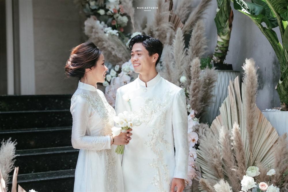 Cong Phuong Bridal Procession - Vien Minh: The bride is very beautiful, the groom's hand clenched tightly, the groomsmen and groomsmen prepare the coffin - Photo 12.