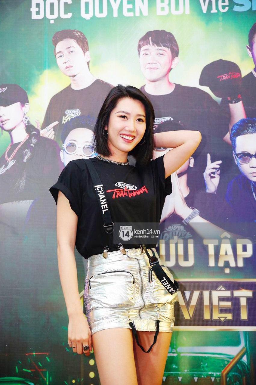 Dàn sao mặc cố đổ bộ 2 cuộc thi rap: Khả Như (Rap Việt) lên đồ rách tả tơi nhưng chưa gây choáng bằng MC Phí Linh (King Of Rap) - Ảnh 13. Dàn sao mặc cố đổ bộ 2 cuộc thi rap: Khả Như (Rap Việt) lên đồ rách tả tơi nhưng chưa gây choáng bằng MC Phí Linh (King Of Rap) - Ảnh 13.