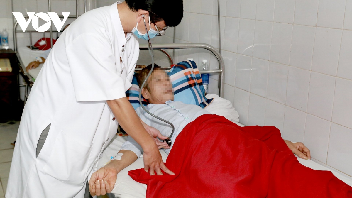Bệnh vi khuẩn ăn thịt người tăng đột biến sau mưa lũ ở miền Trung - Ảnh 2. Bệnh vi khuẩn ăn thịt người tăng đột biến sau mưa lũ ở miền Trung - Ảnh 2.