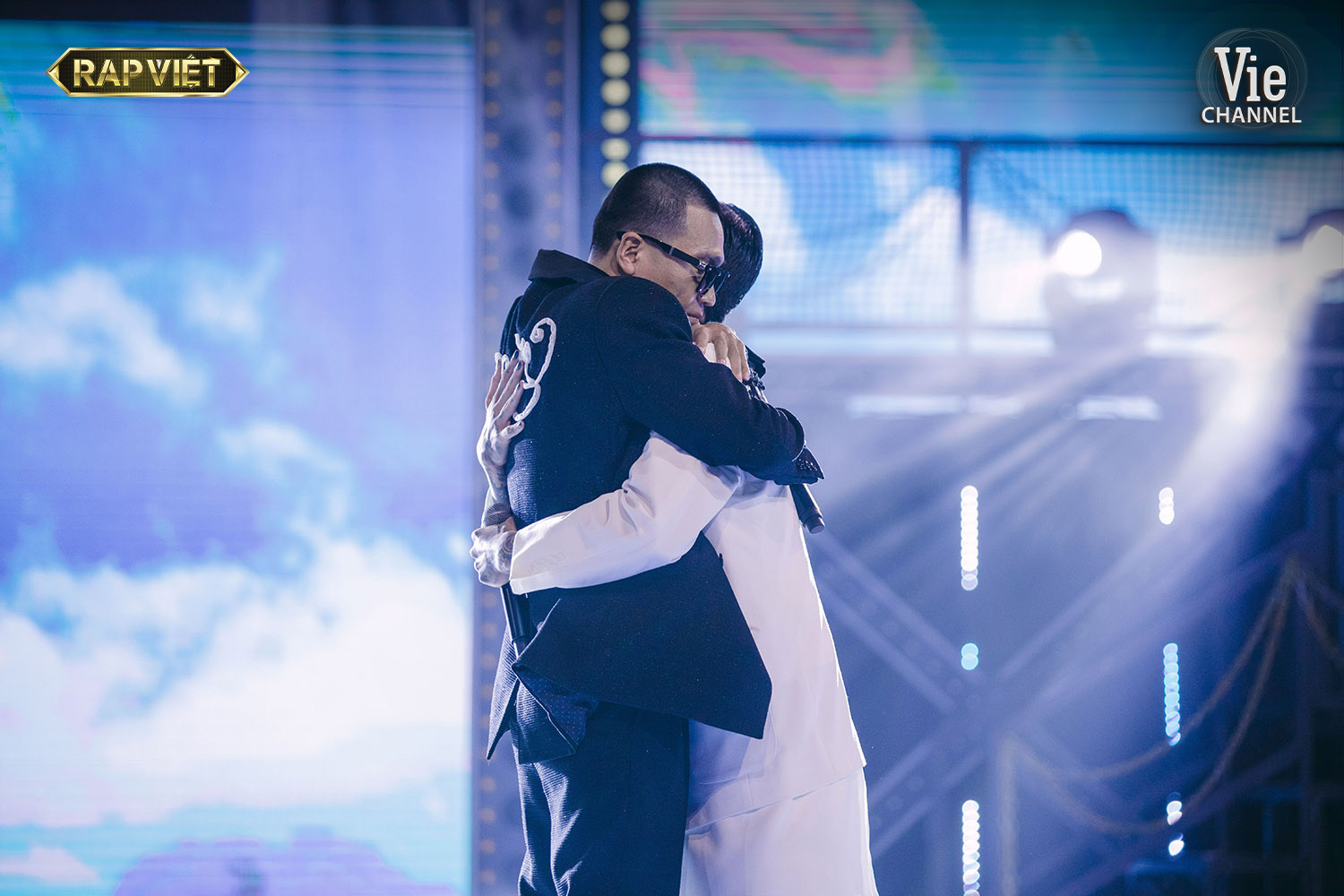 Giữa t&acirc;m b&atilde;o rap diss của Rhymastic v&agrave; Torai9, Dế Choắt v&agrave; Wowy nắm tay nhau &acirc;m thầm vươn l&ecirc;n #1 HOT14! - Ảnh 6.