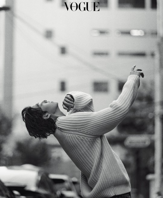 Tài tử Kim Woo Bin gây sốt với bộ ảnh mới: Body gầy gò vì ung thư 1 thời lột xác ngoạn mục, visual cực phẩm cuối cùng đã trở lại - Ảnh 4. Tài tử Kim Woo Bin gây sốt với bộ ảnh mới: Body gầy gò vì ung thư 1 thời lột xác ngoạn mục, visual cực phẩm cuối cùng đã trở lại - Ảnh 4.