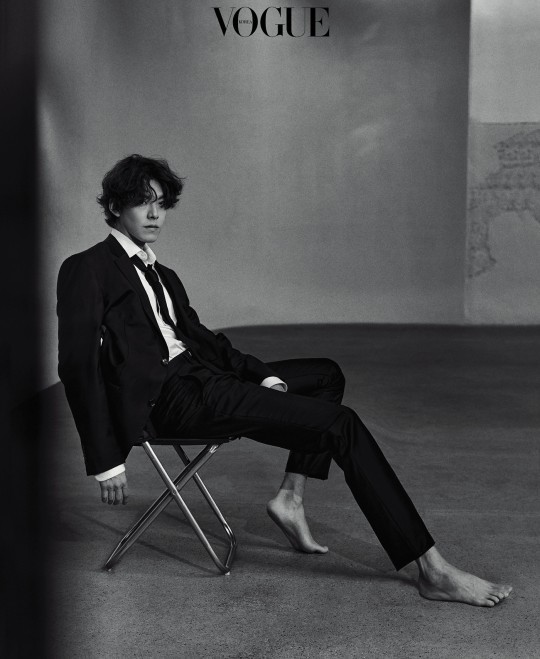 Tài tử Kim Woo Bin gây sốt với bộ ảnh mới: Body gầy gò vì ung thư 1 thời lột xác ngoạn mục, visual cực phẩm cuối cùng đã trở lại - Ảnh 3. Tài tử Kim Woo Bin gây sốt với bộ ảnh mới: Body gầy gò vì ung thư 1 thời lột xác ngoạn mục, visual cực phẩm cuối cùng đã trở lại - Ảnh 3.