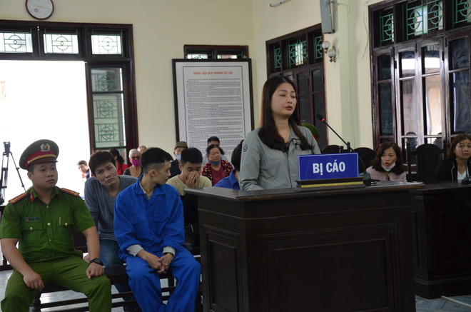Tuyên 1 năm tù vợ nguyên Chủ tịch phường đánh người cản trở quan lộ của chồng - Ảnh 2.