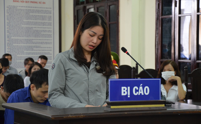 Tuyên 1 năm tù vợ nguyên Chủ tịch phường đánh người cản trở quan lộ của chồng - Ảnh 1.