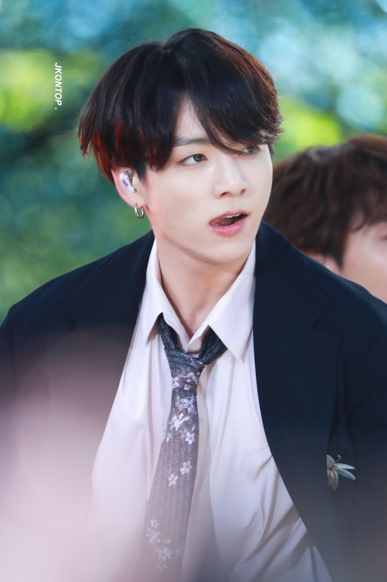 Nam idol Kpop thành Người đàn ông quốc tế quyến rũ nhất đầu tiên trong lịch sử tạp chí People, át cả dàn sao thế giới - Ảnh 8. Nam idol Kpop thành Người đàn ông quốc tế quyến rũ nhất đầu tiên trong lịch sử tạp chí People, át cả dàn sao thế giới - Ảnh 8.