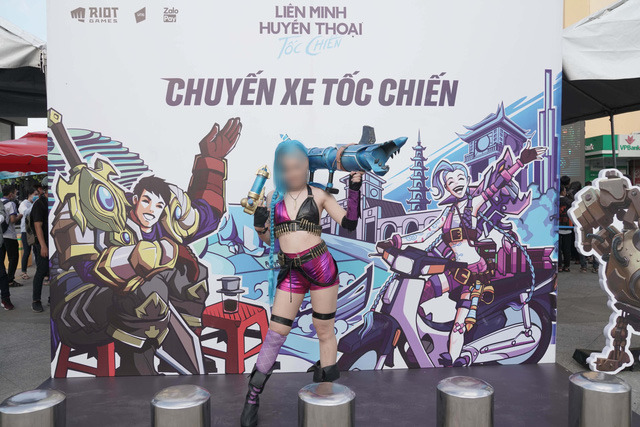 Ngoài phát cuồng vì thiên thần Minh Nghi, game thủ Tốc Chiến còn tranh cãi nảy lửa vì cosplayer Jinx - Ảnh 4.