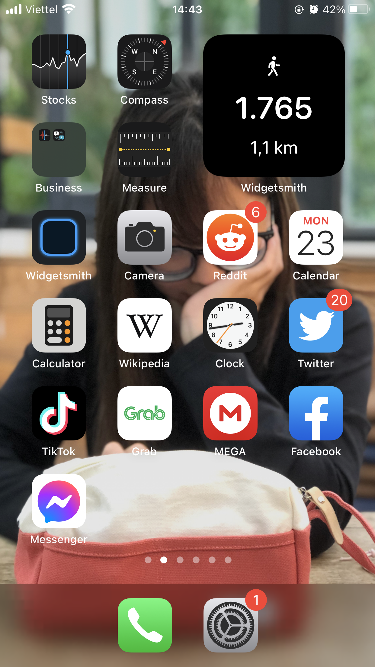 Mẹo hay để d&ugrave;ng iPhone một tay cực mượt m&agrave; - Ảnh 4.