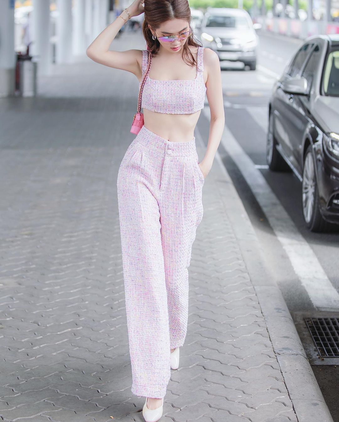 Instagram look của sao Việt tuần qua: Chi Pu - Châu Bùi diện bikini rất “chiến”, Lan Ngọc - Tiểu Vy đọ sắc với váy đen - Ảnh 9. Instagram look của sao Việt tuần qua: Chi Pu - Châu Bùi diện bikini rất “chiến”, Lan Ngọc - Tiểu Vy đọ sắc với váy đen - Ảnh 9.