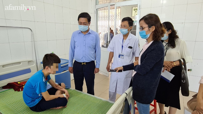 Vụ bé trai 14 tuổi bị chủ quán bánh xèo ở Bắc Ninh tra tấn: Nhà trường sẵn sàng cho cháu trở lại học - Ảnh 2.