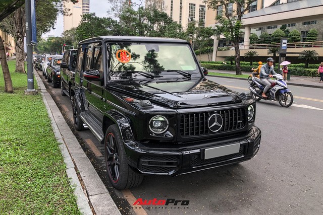 HOT: A series of big cars drew the bride from the crowd from Phan Thanh, the groom who was driving a VND 34 billion Rolls-Royce Wraith - Photo 4.