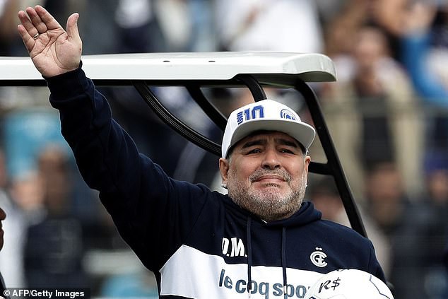 Diego Maradona, Cậu bé Vàng ngây thơ và điên rồ trên đường biên - Ảnh 3.