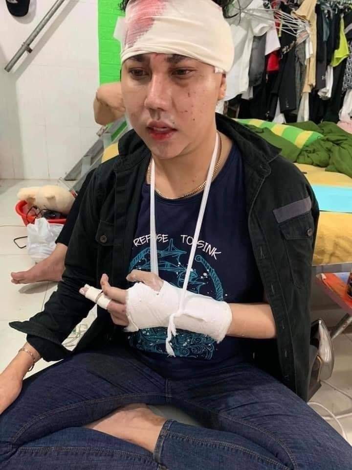 Nghi bị đánh bầm dập do làm clip cà khịa, thánh xịt nước hoa chịu không chịu thì thôi nói gì? - Ảnh 1. Nghi bị đánh bầm dập do làm clip cà khịa, thánh xịt nước hoa chịu không chịu thì thôi nói gì? - Ảnh 1.