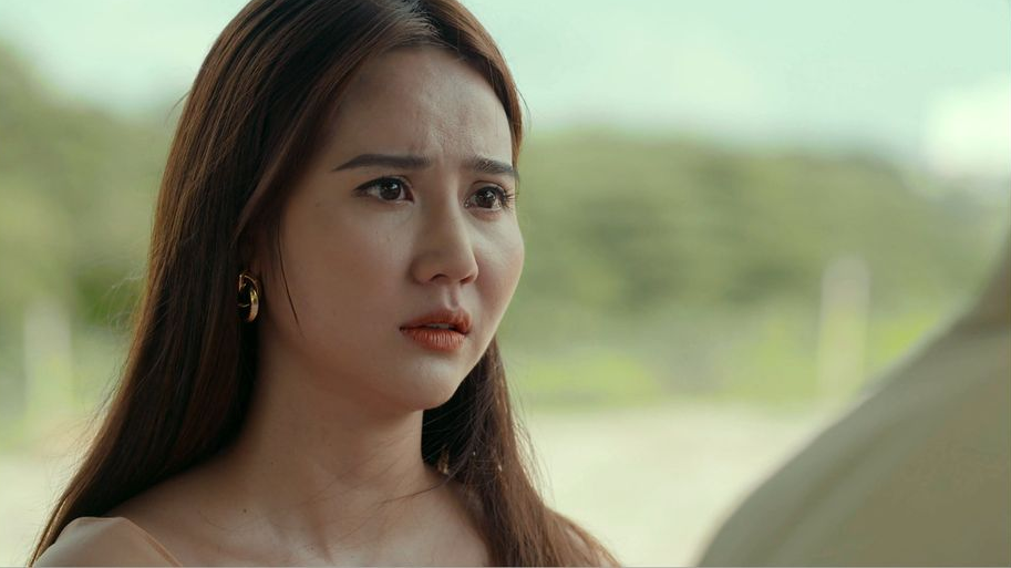 Huyền Lizzie chơi bạo, dùng hẳn mảnh đất siêu to để mua tự do cho Kiều Anh ở Hồ Sơ Cá Sấu tập 4 - Ảnh 5. Huyền Lizzie chơi bạo, dùng hẳn mảnh đất siêu to để mua tự do cho Kiều Anh ở Hồ Sơ Cá Sấu tập 4 - Ảnh 5.