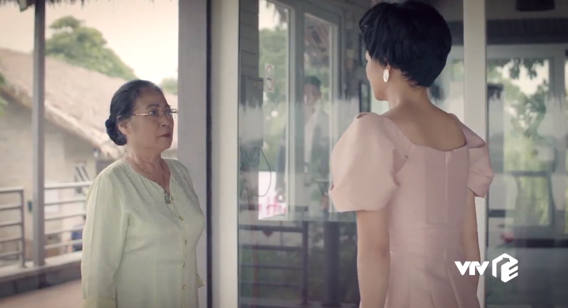 Huyền Lizzie chơi bạo, dùng hẳn mảnh đất siêu to để mua tự do cho Kiều Anh ở Hồ Sơ Cá Sấu tập 4 - Ảnh 3. Huyền Lizzie chơi bạo, dùng hẳn mảnh đất siêu to để mua tự do cho Kiều Anh ở Hồ Sơ Cá Sấu tập 4 - Ảnh 3.